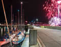Nur wenige Yachten haben  zum Jah­res­wechsel auf  der Insel fest­gemacht. Ein Feuerwerk gibt es trotzdem