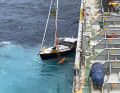 Johansen sur le point de sauter dans le filet de sauvetage
