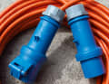 Robust cable: abrasion-, tear- and cut-resistant PUR cable has proven its worth as a shore power cable. It should have a cross-section of 2.5 square millimetres