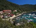 Caribbean feeling: not many yachts can fit on the jetties at Port-Cros. But the atmosphere is unique