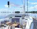 The mainsheet is trimmed via a central winch. The fixed windscreen in front of the companionway is part of the cruising-orientated concept