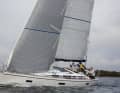 Oltre al fiocco autovirante e alla vela di prua al 110 per cento, è possibile utilizzare un grande Genoa I anche sottovento.