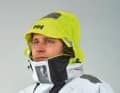 Capuche : elle doit être confortable et tourner quand on regarde sur le côté, sinon on ne voit plus rien. L'eau ne doit pas entrer dans le col