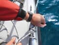 ... en cas de remorquage prévisible plus long, protéger par exemple avec des chiffons contre les pellicules pubiennes. Poser sur les winches