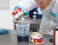 2. stir the two components of the lacquer individually and then mix, then leave to react for 15 minutes
