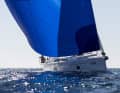 Oltre al gennaker, la barca può essere navigata con un fiocco autovirante e un genoa avvolgibile armato davanti ad esso.