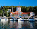 Le port de Maslinica sur Solta