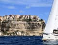 Für guten Segelwind ist das Revier bekannt, der Mistral und die Düse in der Straße von Bonifacio sind ein Grund dafür. Im Herbst und Frühjahr kann es auch richtig windig werden
