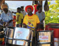 Les sons d'un steelband à Antigua