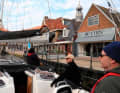 Lemmer : la traversée de l'ancienne écluse et de la ville est exceptionnelle