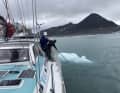 Parfois, il faut empêcher les glaces de tomber sur le bateau