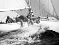 Crew auf der Luvkante beim Sieg gegen "Weatherly". AC 1962