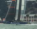 ... und Artemis mit guter Schwimmlage, aber am Boot verstreuten Seglern