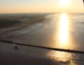 Uno dei tipici porti della costa: Neuharlingersiel e il suo canale nella luce del tardo pomeriggio.