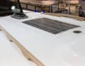 Das Solarpaneel auf dem Aufbau soll die Akkus unter der Woche auf Spannung halten