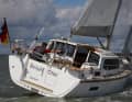 Im achteren Bereich ist das Unterwasserschiff fast flach. Bei Krängung reduziert sich die benetzte Oberfläche