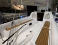 The cockpit of the Maxus 26 is pleasantly large, the bridges are comfortable and long enough