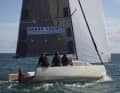 Die Kimmkanten (Chines) sollen für gute Formstabilität sorgen. Die Arbor 26 segelt auf allen Kursen recht steif