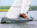Bente 24: Corners, edges and a characterising fixed and transparent protective cap over the companionway