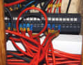 Verkabelung

 Sind sämtliche Drähte sauber verlegt und auf einer Verteilerleiste organisiert, sollte die Elektrik keine großen Probleme bereiten
