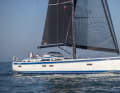 Simply racy, simply beautiful. And the high-tech Epex sails on the first carbon furling mast from Seldén somehow fit in well, we think