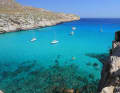 La Cala San Vincente est profonde. La belle plage est très animée
