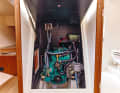 J 112 E Little space, small hatches. The machine is only accessible to a limited extent for maintenance