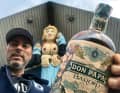 Selfie sur l'île d'Helgoland avec Holzdeern et une bonne bouteille de rhum, qui ne devrait pas suffire pour faire le tour complet de la mer du Nord.