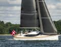 The self-tacking jib is part of the basic equipment. The high-quality laminate sails are of course an option