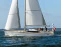 Nordship 500 DS : dans cette classe d'élus, peu de chantiers navals permettent aux propriétaires d'avoir autant leur mot à dire sur l'agencement de la cabine que celui-ci. Les Danois poussent la notion de yacht semi-customisé à l'extrême - et proposent avec le 500 DS une alternative attrayante issue de petites séries. Les données : Longueur de coque 14,95 m, largeur 5,00 m, tirant d'eau 2,35 m, poids 21 t, surface de voile 140 m², STZ 4,3 ; www.nordship.dk