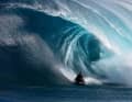 "Facing Monsters" - un film sur des surfeurs qui doivent toujours trouver les plus grosses vagues