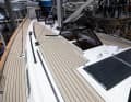 ... Handrails also on the foredeck