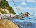 Hoch und trocken: gestrandete Yacht eines Einhandseglers vor der Insel Langeland