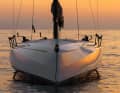 The angular hull shape with the deeply cut deck reduces aerodynamic resistance and weight - and gives an aggressive look