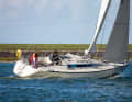 Sporty. 7/8 rig with backstays that also have to be driven, lots of trim and still room below deck suitable for families. The alternative. Used from around 40,000 euros