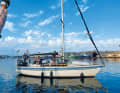 Arrival in the harbour. On the former charter ship, the young skipper took turns taking various friends with her. From Brest to Lorient and along the Portuguese coast, however, she sailed alone