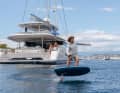 Big appearance: With a width of eleven metres, the Thíra 80 needs at least 264 square metres of space in every anchorage. The draught is 2.10 metres.