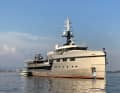 L'"Abeona", lungo 75 metri, è la nave di scorta dello yacht a vela di 125 metri di Jeff Bezos.