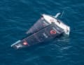 Chaviré mais "relevé" : le Tudor Team Alinghi.