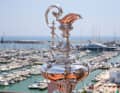 La Coupe de l'America - ici encore photographiée dans le décor de Barcelone - avant que la 38e édition ne se déroule à Naples.