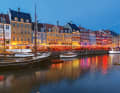 Atmosphärisch: Die Gastromeile am Nyhavn ist zur Abendstunde besonders schön und gesellig