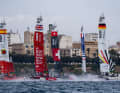 Here you can see the speed at which the F50 racing machines race around the Italian circuit of Taranto