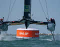 L'équipe Rockwool Denmark SailGP avec le barreur Nicolai Sehested en action