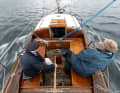 Control centre: The ship was actually designed with a steering wheel, but Jens Köster opted for tiller steering for more agile sailing. The cockpit is long and narrow, with room for four to six people