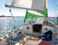 The cockpit is small and therefore seaworthy. Here, too, everything non-essential has been