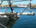 Extra power: A trunk for the gennnaker now adorns the bow. In return, the other foresail areas have been subdivided and reduced in size