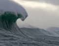 Des vagues géantes à la force destructrice au large du Cap