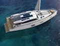 A continuous walkaround channel runs around the entire ship. The fixed bimini is part of the concept. The centre section can be opened as a kind of convertible roof