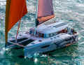 The hulls are relatively long, the deckhouse is slightly set back. And: the mast is at the front again