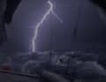 La scène était fantomatique pour Boris Herrmann, sous une pluie orageuse et un orage, dans la nuit du 6 au 7 janvier, lorsqu'un éclair est tombé à proximité du "Malizia - Seaexplorer".